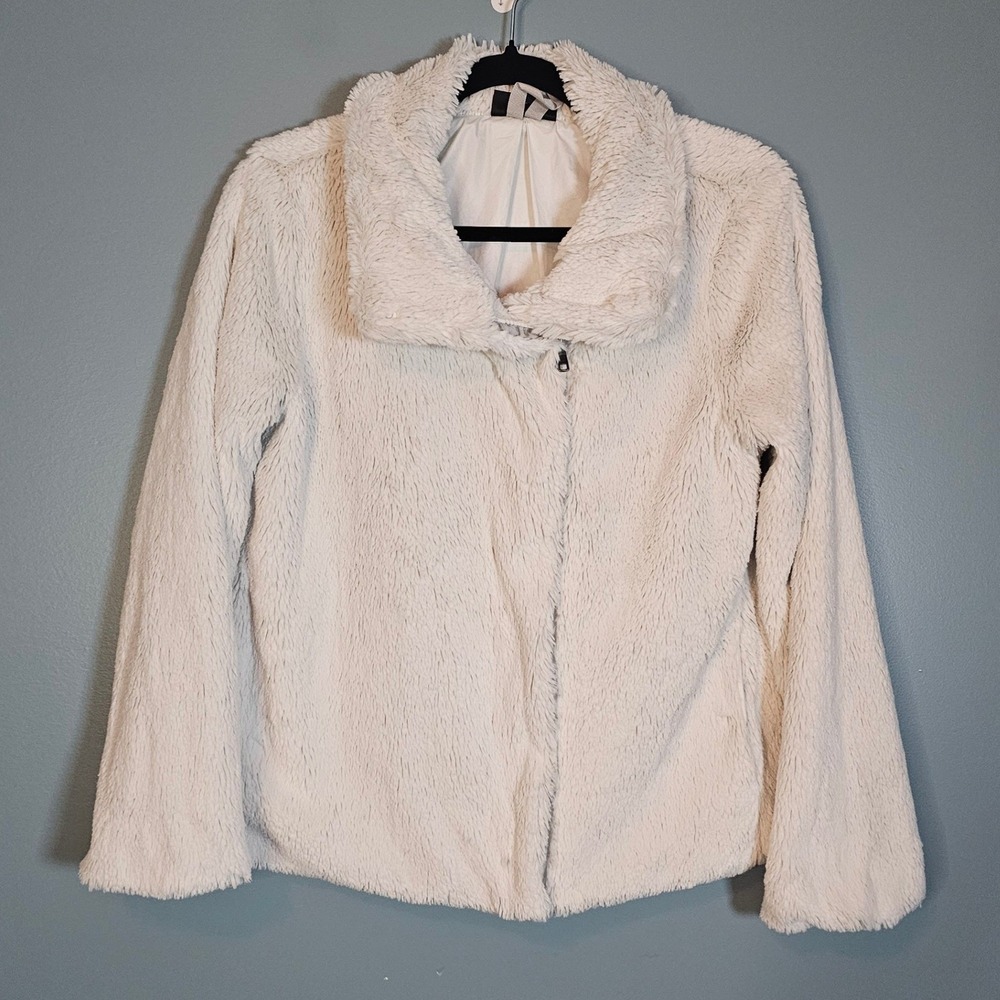 Patagonia Women's Full Zip Faux Fur Cream Jacket with Pockets Size Small